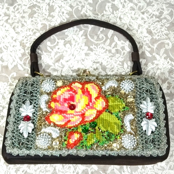 Antique Cute Lady's Handbag Embroidered Floral Beautiful Black and Silver Bag. - Picture 6 of 15